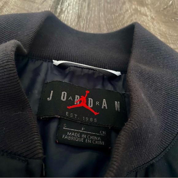 Air Jordan Jumpman RARE Satin Bomber Jacket - Picture 5 of 12